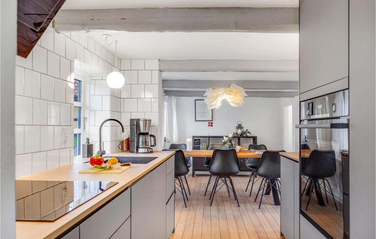Nice Home In Aeroskobing With Kitchen Exterior foto