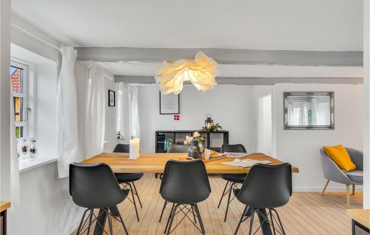 Nice Home In Aeroskobing With Kitchen Exterior foto